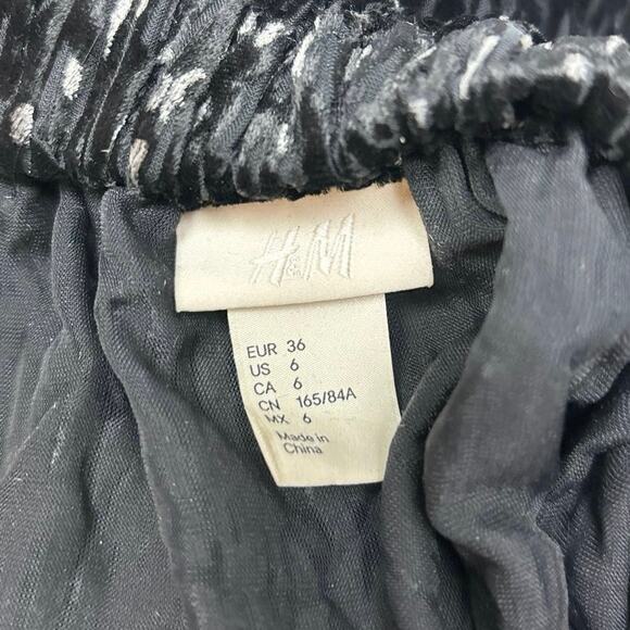 H&M Black Velvet Striped Pattern Off Shoulder 3/4 Sleeve Cropped Blouse Top Sz 6 - Picture 6 of 7